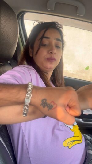 Sehaj Arora Instagram - Mujhe Kuch Bhi Nhi khane Dete 😂🤣