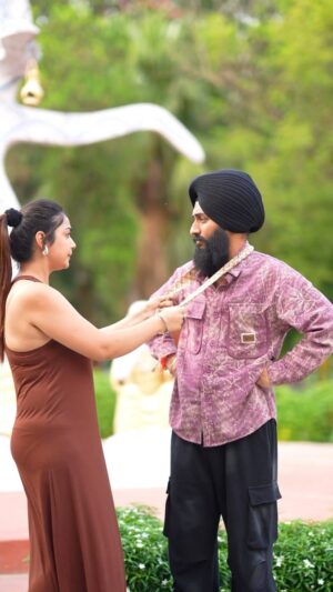 Sehaj Arora Instagram - Haye Tu badal Gya Baby @nimratkhairaofficial