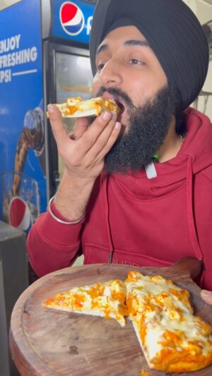 Sehaj Arora Instagram - Amazing #HeerRanjha #Pizza @freshbitesss