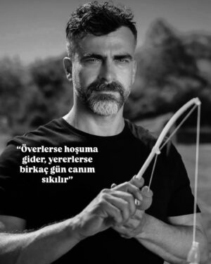 Sezin Akbaşoğulları Instagram - “Martı mıyım?” provada…❣️
 
@nazli.bulum  @erkanuyaniksoy  @sanemoge  @tolgaiskitofficial  @elifelipelik @tiyatrobereze @dolkunprod  @biletinial @marti.miyim.tiyatro 

📷 @caglacaglarr