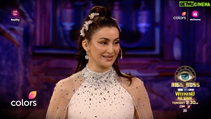 Shalini Passi - 35K Likes - Salman Khan ke saath hoga Christmas celebration merry, lekin Shalini Passi ki entry se hoga fun aur bhi legendary. 🎄🥳
Dekhiye #BiggBoss18, Mon-Fri raat 10 baje aur Sat-Sun 9:30 baje, sirf #Colors aur @officialjiocinema par.
#BiggBoss18 #BiggBoss #BB18
@beingsalmankhan @shalini.passi
