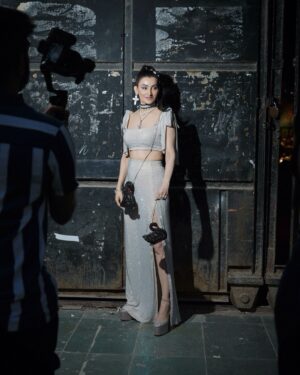 Shalini Passi Instagram - Crosses or swans? What do you like the most?🩶🩶

Personal wardrobe 🩶🩶

Outfit -  Itrh by Mohit Rai (@itrhofficial, @mohitrai) @itrh_ridhibansal
Jewelry- Dolce & Gabbana (@dolcegabbana)
Bag- Judith Leiber India (@judithleiberindia) 
Bag Name- Poodle, Swarn
Heels: @valentino
Styling Team: @mohitrai, @ayeshaaminnigam, 
@madhurisinghhhh
Beauty Team: Raveena, @raj_mukadam, 
Photographer Viraj Joshi (@virajjoshiii)
Personal shopper- @roshnisukhlecha