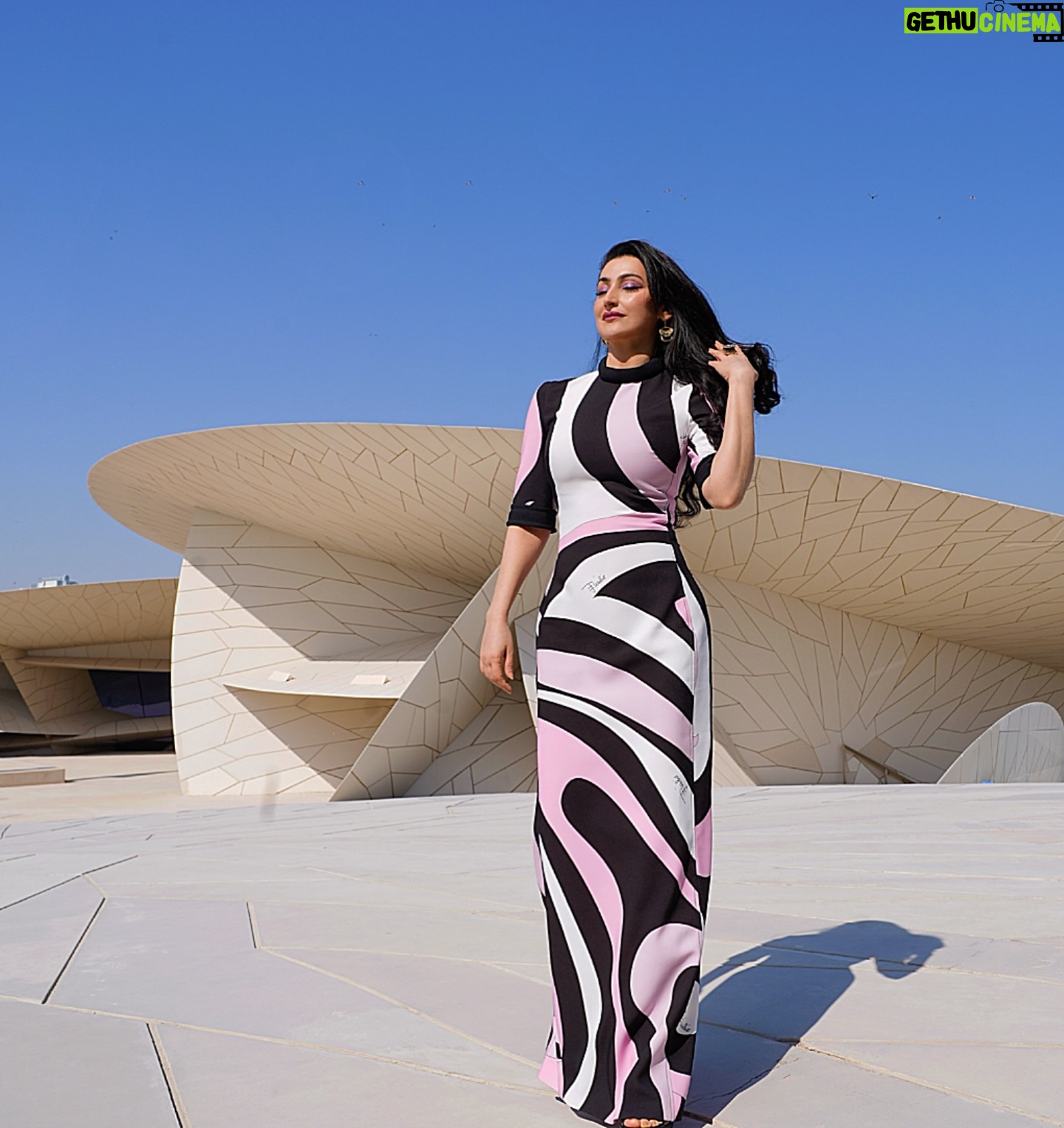 Shalini Passi - 25.9K Likes - The National Museum of Qatar has left me in awe with its stunning architecture. Designed by Pritzker Prize-winning architect Jean Nouvel (@ateliersjeannouvel ), the building draws inspiration from the desert rose, a naturally occurring crystal formation found in the arid landscapes of the Gulf region. This architectural masterpiece not only captures the essence of Qatar’s natural environment but also its past, present & future. The museum brings to life the peninsula’s natural history and celebrates Qatar’s rich heritage and culture.
@nmoqatar @fabdoha
Personal Wardobe ✨ ✨ :
Outfit: Emilio Pucci @emiliopucci @laudomia.pucci
Jewellery: Alexander McQueen @alexandermcqueen
Bag: Chanel @chanelofficial
Photographer: @anish_grid
#shalinipassi #missmash #travelwithshalini #nationalmuseumofqatar #architecture #travelstories