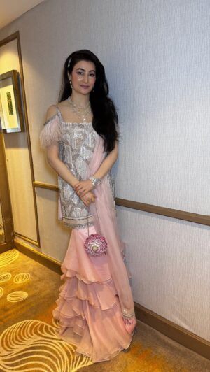Shalini Passi Instagram - Diwali celebrations in Bombay 🪔🌟🧨✨💝🤎

Personal Wardrobe✨
Outfit: Custom @manishmalhotraworld @manishmalhotra05
Bag: @judithleiberindia @judithleiberny @kanav_aroura @varsha.ahuja.21
HMU: @taveeingle @raj_mukadam 
Jewellery: @kamyenjewellery @iradjmoini
Styling Team: @madhurisinghhhh

#missmash #shalinipassi #shalinipassifabulouslives #FabulousLivesVSBollywoodWivesOnNetflix #stylish #moststylish #fashion #outfitinspo #diva #icon #styleicon #goodvibes #moststylish #fashionicon #fashion #styleinspo #iconic #netflix