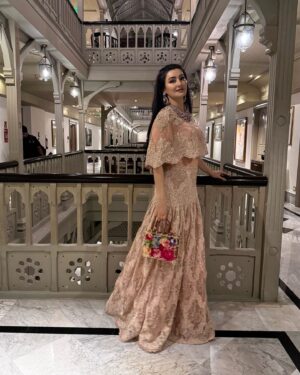 Shalini Passi Instagram - November Wedding 🌺🌸🌺🌸🌺🌸

Personal wardrobe

- @roseroom__official