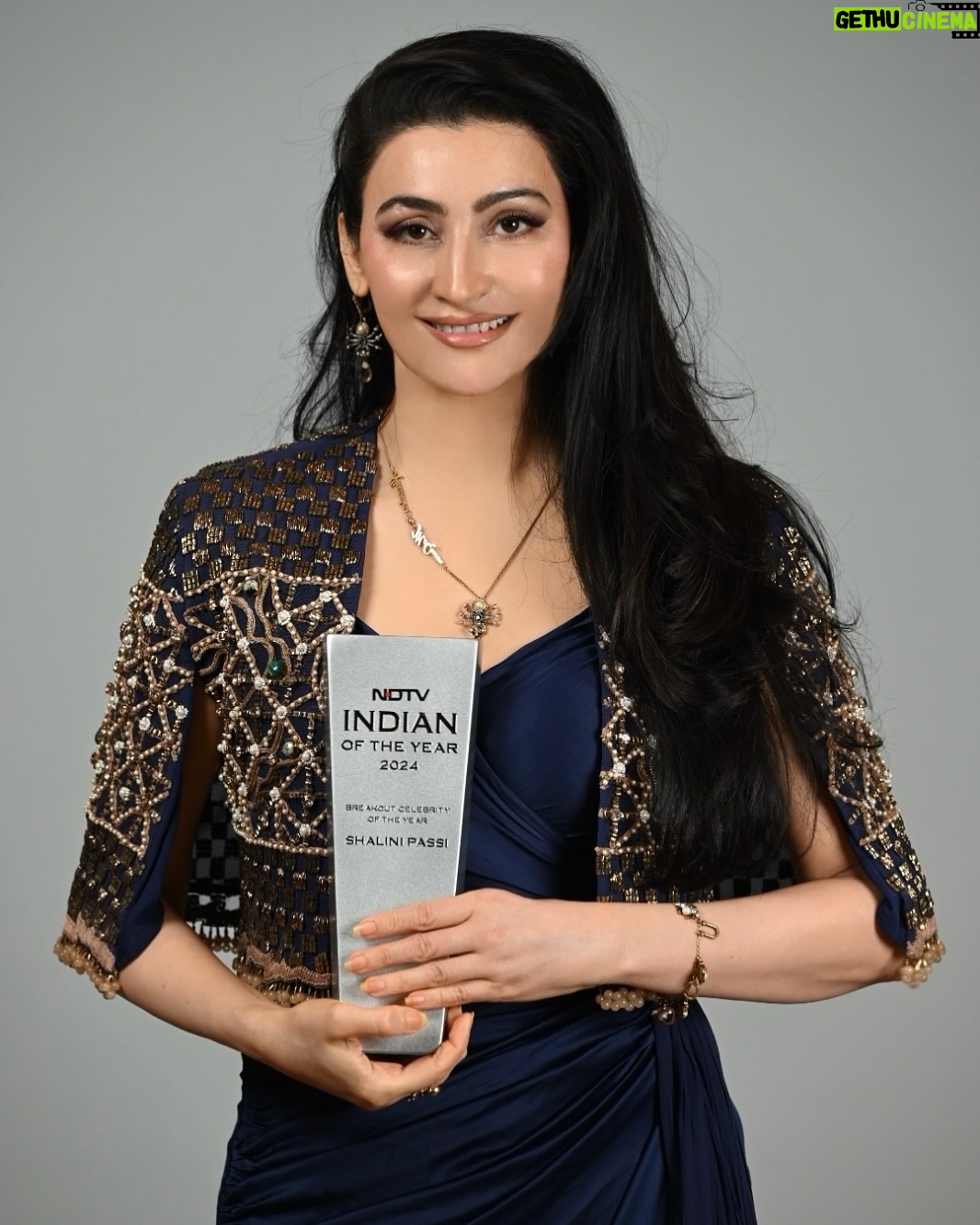 Shalini Passi - 40.5K Likes - Thank you @ndtv @ndtvindia for the Breakout Celebrity Of The Year Award. Extremely honoured & grateful 🙏✨
#NDTVIndianOfTheYear
Presenting Sponsor: RP-Sanjiv Goenka Group
Powered by: Wardrobe partner, Raymond (@raymond_the_complete_man)
Co-powered by: Gallantt Group of Industries (@gallantt_group)
Gold Partner: World Gold Council (@thestoryofgold)
Knowledge Partner: Galgotias University (@galgotias_university)
Associate Partner: Usha Kakade Production (@ushakakadeproductions)
Hair Styling Partner: Streax (@streaxindia)
Inclusivity Partner: Max Life Insurance (@max_life_insurance)Along with Grant Thornton Bharat (@grantthornton_bharat) as Consulting Partner for the awards @nikitamhaisalkar @nikitadmhaisalkar 🤎🤎