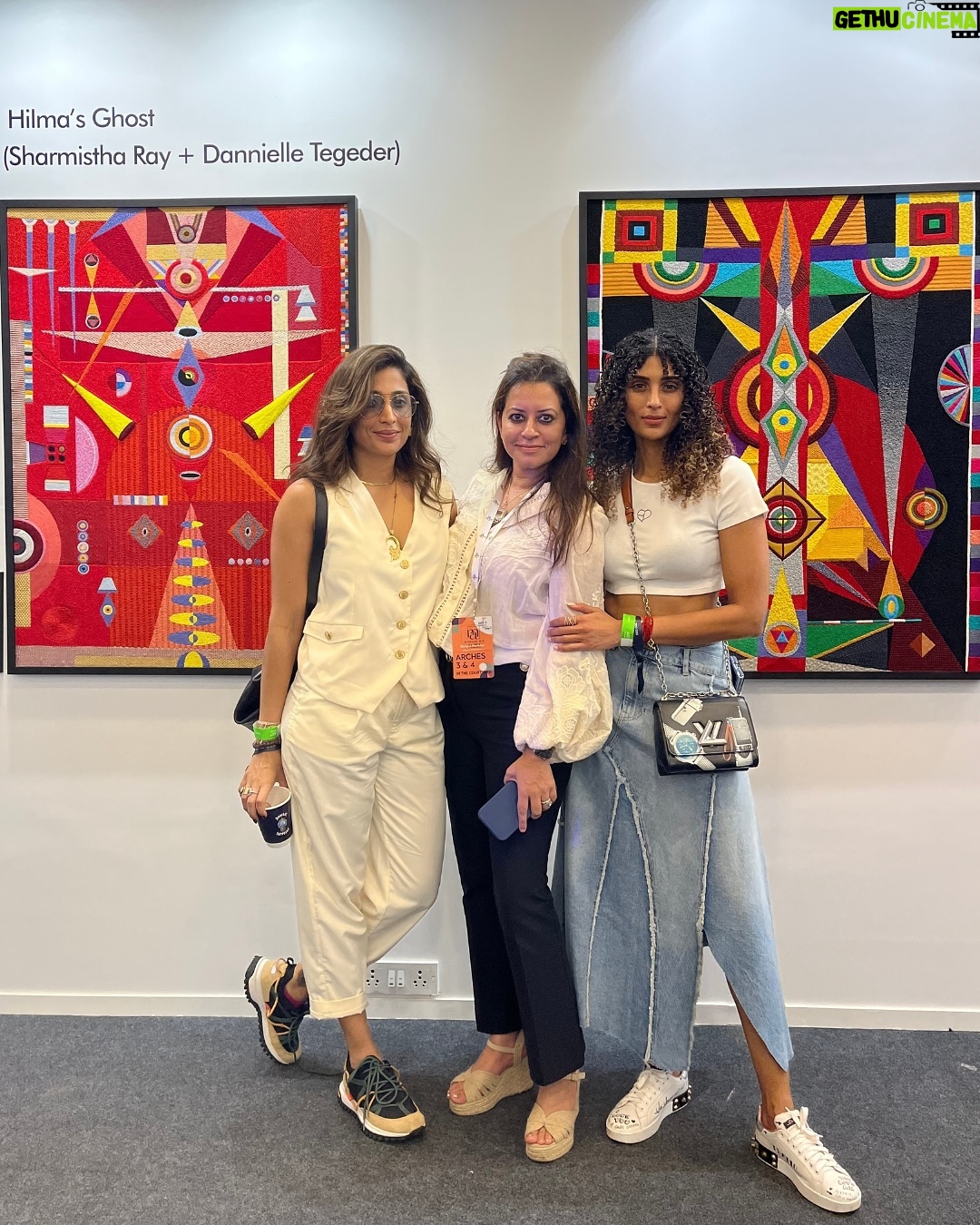 Shalini Passi - 28.4K Likes - A memorable round-up from Art Mumbai 2024 @artmumbaiofficial ! Our booth at Arches 3 & 4 was buzzing with art lovers and collectors exploring the magic of embroidered art.
Creatively Embroidered by Milaaya Art Gallery by Gayatri Khanna @msgayatriks
Presented by Shalini Passi’s @shalini.passi MASH @mash_india
Curated by Dr. Arshiya Lokhandwala @lakeerenn