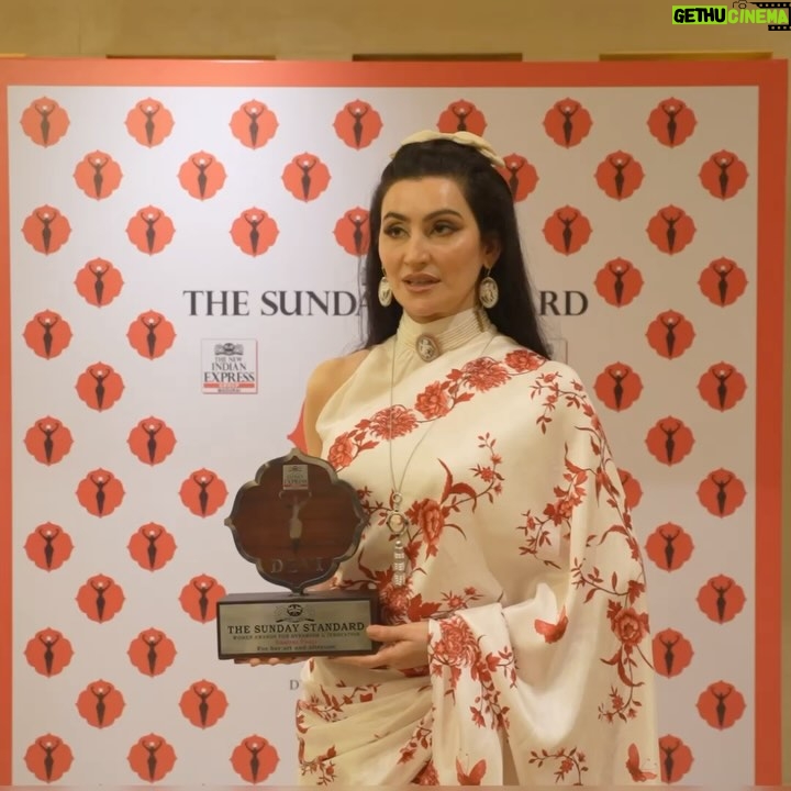 Shalini Passi - 24.1K Likes - Honoured to receive the Devi awards instituted by The New Indian Express group and celebrating all the incredible women in the arts, economics, public service, and governance.
#DeviAwardsDelhi2024
@prabhuchawlaplus @santwanabhatt @newindianexpress @theeventxpress @kiaasaofficial @paras_buildtech @rpsggroup @vijohnindia @hackerkitchensindia @tallysolutions @lexus_india @pc_jeweller @ahujasonsofficial @prabhatamgroup @ntpclimited @radicokhaitan
Personal Wardobe:
Outfit: Ashdeen @ashdeenl
Bag: Dolce & Gabanna
Jewellery : Personal Collection
#DeviAwards #DeviAwardsDelhi #DeviDelhi #DeviDelhi2024 #celebratingwomen #DeviAwards2024 #womenexcellence #empoweredwomen