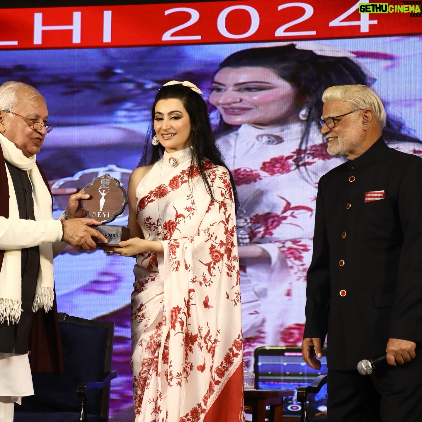 Shalini Passi - 24.1K Likes - Honoured to receive the Devi awards instituted by The New Indian Express group and celebrating all the incredible women in the arts, economics, public service, and governance.
#DeviAwardsDelhi2024
@prabhuchawlaplus @santwanabhatt @newindianexpress @theeventxpress @kiaasaofficial @paras_buildtech @rpsggroup @vijohnindia @hackerkitchensindia @tallysolutions @lexus_india @pc_jeweller @ahujasonsofficial @prabhatamgroup @ntpclimited @radicokhaitan
Personal Wardobe:
Outfit: Ashdeen @ashdeenl
Bag: Dolce & Gabanna
Jewellery : Personal Collection
#DeviAwards #DeviAwardsDelhi #DeviDelhi #DeviDelhi2024 #celebratingwomen #DeviAwards2024 #womenexcellence #empoweredwomen