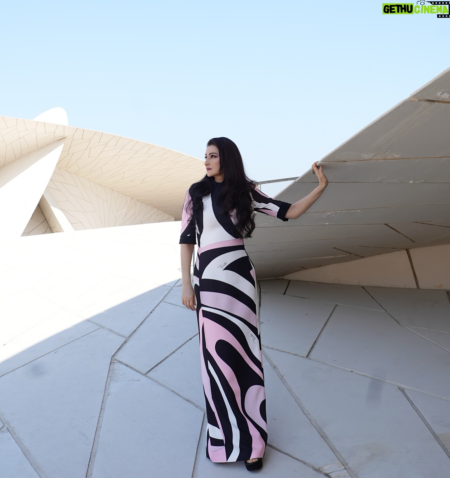 Shalini Passi - 25.9K Likes - The National Museum of Qatar has left me in awe with its stunning architecture. Designed by Pritzker Prize-winning architect Jean Nouvel (@ateliersjeannouvel ), the building draws inspiration from the desert rose, a naturally occurring crystal formation found in the arid landscapes of the Gulf region. This architectural masterpiece not only captures the essence of Qatar’s natural environment but also its past, present & future. The museum brings to life the peninsula’s natural history and celebrates Qatar’s rich heritage and culture.
@nmoqatar @fabdoha
Personal Wardobe ✨ ✨ :
Outfit: Emilio Pucci @emiliopucci @laudomia.pucci
Jewellery: Alexander McQueen @alexandermcqueen
Bag: Chanel @chanelofficial
Photographer: @anish_grid
#shalinipassi #missmash #travelwithshalini #nationalmuseumofqatar #architecture #travelstories