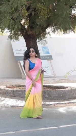 Shalini SJ Instagram - Uyire unnai unnai endhen....vazhakai thunayaga....🥰🤩😘😍

#tamil #chimbu #thrisha #vinnaithandivaruvaya #song