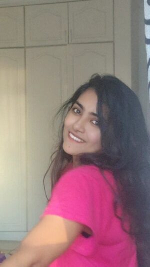 Shalini SJ Instagram - Aara.....parango?????🥰🥰🥰😘😘😘😘😘

#dq #malayalam #song #love #couples