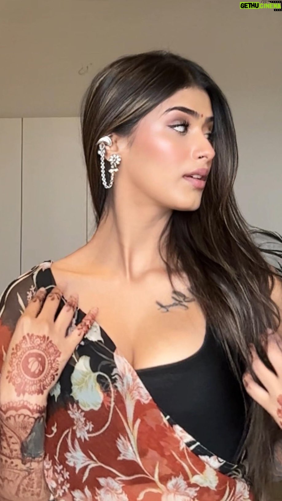 Shambhavi Singh - 338.8K Likes - Nose pins 🤌🏻🥺
.
.
.
.
.
.
.
#explore #fyp #reels #trending #slomo #transition #saree #explorepage