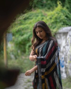 Shamni Mahe Instagram - 🦋

Saree: @the.label.i 
Earrings: @aurna.by.i 
Photographer: @ajayravi_dp