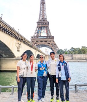 Sheetal Devi Instagram - Unforgettable moments, New memories, and holding them close to my heart, FOREVER. ❤️🧿🇮🇳

@thats_abhilasha992 

#eiffeltower #paris #paralympics2024