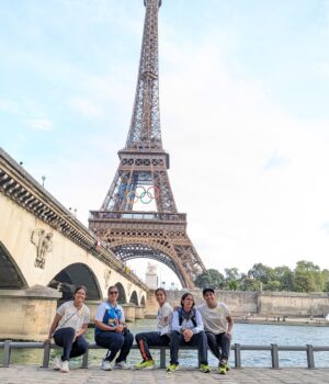 Sheetal Devi Instagram - Unforgettable moments, New memories, and holding them close to my heart, FOREVER. ❤️🧿🇮🇳

@thats_abhilasha992 

#eiffeltower #paris #paralympics2024