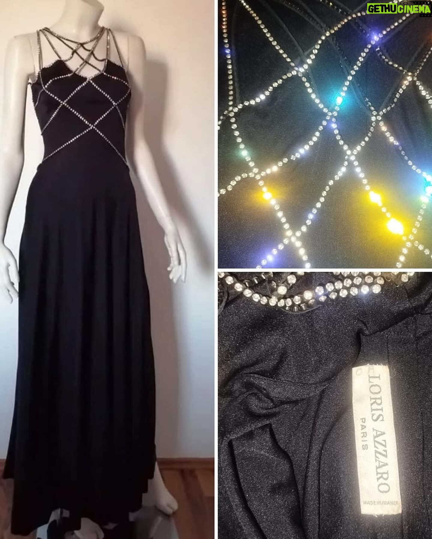 Sheila - 1.8K Likes - #repost @marinesheildshautecouture
Collection privée Marine Sheilds.
@sheila_artiste_officiel Sheilds et Loris Azzaro en
1974.
Robe longue de jersey entièrement coupé dans le biais.
Buste orné de bandes croisées en strass.
Agraphes de fermeture sur bretelle gauche.
#marinesheilds #marinesheildshautecouture
#hautecouture #hautecouturevintage
#hautecouturedress #rarevintage #sheila #celebrity
#celebritydress #lorisazzarovintage
#lorisazzarocouture #lorisazzaro #azzarocouture