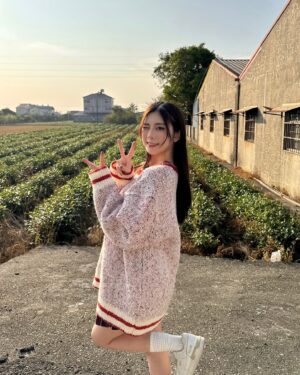 Shining Instagram - 回社頭充電🔋
帶了很多襪子&芭樂回家！