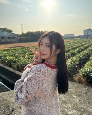 Shining Instagram - 回社頭充電🔋
帶了很多襪子&芭樂回家！