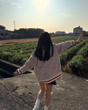 Shining Instagram - 回社頭充電🔋
帶了很多襪子&芭樂回家！