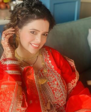 Shruti Kanwar Instagram - Happy Karwa Chauth to all the beautiful ladies out there! 🌝