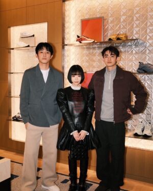 Shuri Instagram - @Dior

事務所の大切な仲間、
大好きなあんさん、
大好きな小夜ちゃんこと
みうにも会えて
とても嬉しい幸せな時間でした☺️

#SupportedByDior