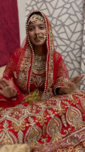 Simran Sahdev Instagram - Mood bana kar ludak gaye, huh! Sharabi😏
.
.
.
.
.
.
.
.
.
#marraige #shaadi #partner #couplecomedy #husbandwife #comedy #funnyreels