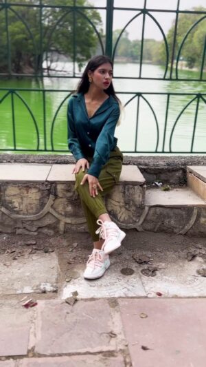 Simran Sahdev Instagram - Anyone remember this place? 🌞🦋
Comment section mein batao.