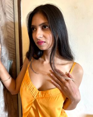 Simran Sahdev Instagram - Happiness is a butterfly 🦋
.
.
.
.
.
.
.
.
#photooftheday #picture #pic #picoftheday #photo #photoshoot #sunday #instapic