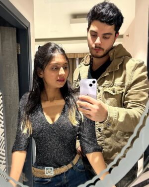 Simran Sahdev Instagram - Happy valentines day everyone 🥰❤️