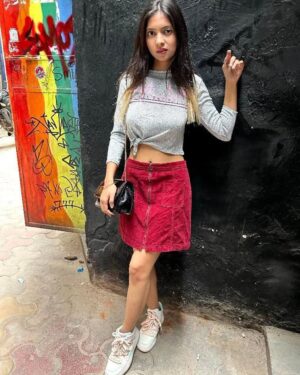 Simran Sahdev Instagram - Haath na aau mein hun aisi chhaliya 🙈🫣
.
.
.
.
.
.
.
.
.
.
#threads #picoftheday #photoshoot
