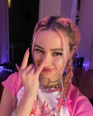Skylar Roberge Instagram - My LA bbs, 1st show of the new year 💖
Save the date Jan 24 😘
Tix in my bio 🎟️
@limelightmusicent @endlessriver_irl 

Wearing the bae @creepy.gals 🎀⛓️💕

#losangeles #animegirl #femaledj #bassmusic #trap #dubstep #kawaii #creepygals