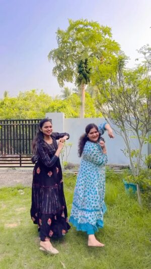 Sravani Varma Samanthapudi Instagram - 😂 na dance thagalayya 😂 #bangkokpilla #telugu #trending #songs