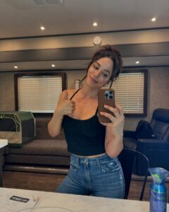 Actress Stephanie Arcila HD Photos and Wallpapers April 2025