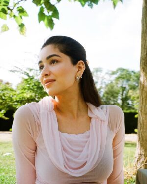 Sufi Malik Instagram - picnic time 💗 ty @perfectlyplaced_co for such a fun set up