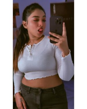 Suriya Praba Instagram - 🌸Sunday✨

#post #trending #instagram #suriyapraba