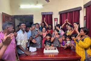 Sushma Nair Instagram - Today, we celebrate one incredible year as Vanmathi - my most cherished character yet! As my first lead role in a comedy series on National channel DD, produced by Vikatan, I’m grateful for the opportunity to explore my range. Vanmathi holds a special place in my heart, and I’m thrilled to share some unforgettable moments from Budget Kudumbam:

1. From real to reel: Housekeeping akka and Housekeeping Vanmathi
2. Our first family photo as Mrs. Vanmathi Chandru
3. Summer 2024: Waiting for my shot
4. Feeling adorable
5. Laughter with the boys on set
6. Celebrating 200 episodes with the team
7. The delicious celebration cake
8. Imitating our camera man
9. Working with Director Shakthivel sir
10. My first and favorite shot

#Vanmathi #BudgetKudumbam #Comedy #vikatan

The core team 👏👏👏