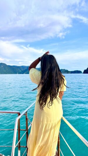 Swarnaa Rajalingam Instagram - when you land back in Sydney from a 10 day family trip in Malaysia, give yourself 24 hours to do laundry re-pack for winter and then board two flights, 20  hours of travel from Australia to Canada so you can meet your niece for the first time and surprise all your loved ones. Grateful to my husband @apollos_fitness and @p24dap for helping me surprise my in laws and @mythile_p & @geetsjourney for helping me get the girls together. Can’t get over everyone’s reaction 😂 Surprises will always be my love language 🤭 

[long distance, surprise, family reunion, long distance friendship]

Do you like being surprised or like to know?