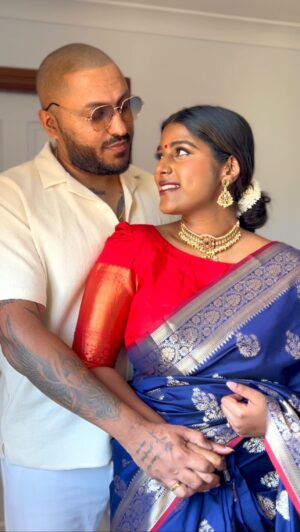 Swarnaa Rajalingam Instagram - 1 year of being traditionally married to my best friend 🤍. Forever counting my blessings when I’m with you. Love you 🫶🏾✨

💎 Jewellery/jasmine hair piece and bindi: @jodi.box 
🥻Amateur saree draping: me 

#tamilwedding #sareetransition #tamilcoupletransition #southasianfashion #tamiltransition