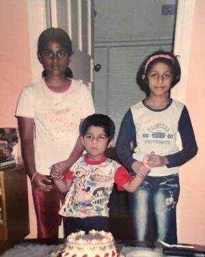 Swarnaa Rajalingam Instagram - swipe all the way to the end to see why I continue to be loud about colourism. For the little me who didn’t have role models. For the little me who didn’t know what “colourism” even was. The little me who hated herself and couldn’t see past her “dark complexion.” For the little me who felt lonely in her journey of battling insults, bullying and feeling discriminated based purely on her complexion. For the little me who believed the concept of being beautiful or being seen as beautiful just wasn’t for me. So now I choose to speak so other girls who were also once like little me or currently ARE little me can heal with me and reclaim our power & know our worth 🤎

A huge shoutout to @dioscuriphotography for empowering me through your shoots ☀️

Hair and makeup: 🙋🏾‍♀️🙋🏽‍♀️

Saree and jewellery: @ashkumaaar ‘s closet 

Backdrop: @sugarkane_ne 

[colourism, unfairandlovely, melaninmakeup]