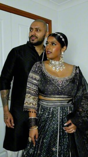Swarnaa Rajalingam Instagram - a cute little transition with my other half 🖤 

My lehenga @taruntahiliani lehenga from @wearofindia 
Jewellery: @taurshop 

#SouthAsianVibes
#DesiTransition
#DesiGlowUp
#BrownGirlMagic
#SouthAsianBeauty
#DesiSwag
#BollywoodTransition
#DesiReel
#TransitionVideo
#coupletransition
#reelkarofeelkaro