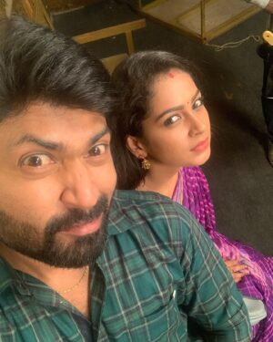 Swathi Konde Instagram - A special one for all JP’ians!! 

The journey: how it started and how it ended! I am totally amazed and awestruck by the amount of love you all are still showering on us. Have never seen such a fandom by far, and you all stand out ❤️❤️ Even though we had to face some hard times, you guys never let us down! A simple thanks wouldn’t do justice to what you all have been doing for Jeeva & Priya! Hope we get a chance to shower you all with more love and gratitude!! 

Thank you all once again from the very bottom of my heart for everything you all have been doing! You people are unique and true ❤️

Love you all!! 

#jeevapriya #jp #jeevriya #jpians #jeevapriya❤️ #fans #fandom #fanfam #love #gratitude #blessed #jeeva #priya #dhiraviam #swathikonde #spreadlove #peace