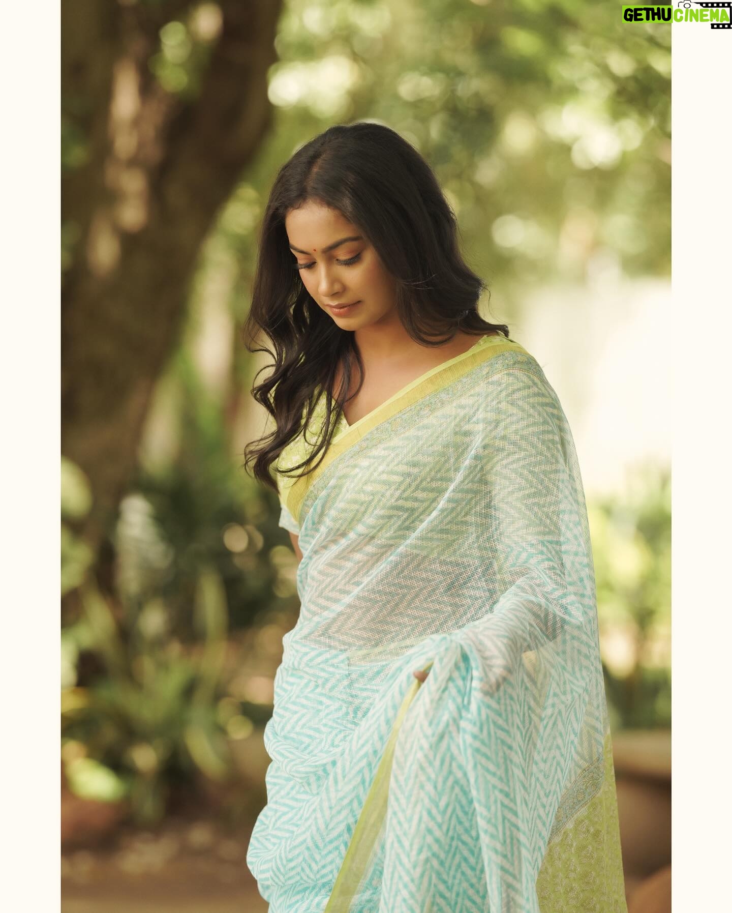 Swathi Konde - 47.8K Likes - 🌼
Costumes - @kaarigai.sarees
Photographer - @camerasenthil
Makeup - @rinkymakeup_artist
Hair - @mahi_hairstyliz
Shoot Organized by @rrajeshananda