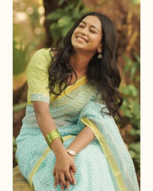 Swathi Konde Instagram - 🌼

Costumes - @kaarigai.sarees
Photographer - @camerasenthil
Makeup - @rinkymakeup_artist
Hair - @mahi_hairstyliz
Shoot Organized by @rrajeshananda