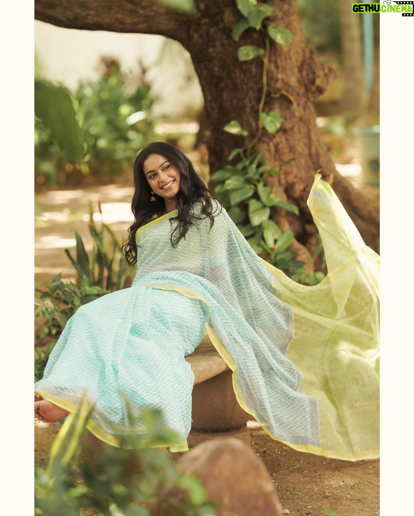 Swathi Konde - 47.8K Likes - 🌼
Costumes - @kaarigai.sarees
Photographer - @camerasenthil
Makeup - @rinkymakeup_artist
Hair - @mahi_hairstyliz
Shoot Organized by @rrajeshananda