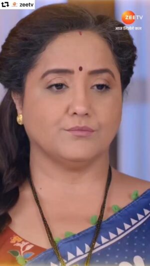 Swati Shah Instagram - Aakhir Kadambari mohan aur Radha se kya kehna chahti hai?jan ne ke liye dekhiye pyaar kaa pehla naam Radha mohan @8 pm Monday to Saturday only on @zeetv