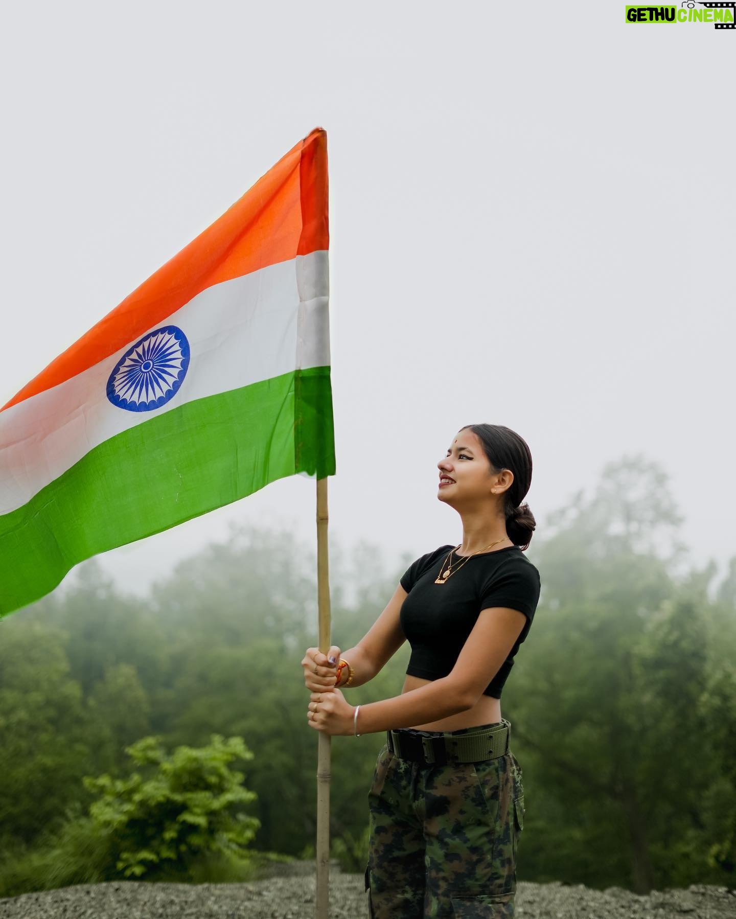 Tanu Rawat - 333.7K Likes - JAI HIND JAI BHARAT❤️🇮🇳
.
.
.
.
Pic click by-: @alex_pixels_
#tanurawat33