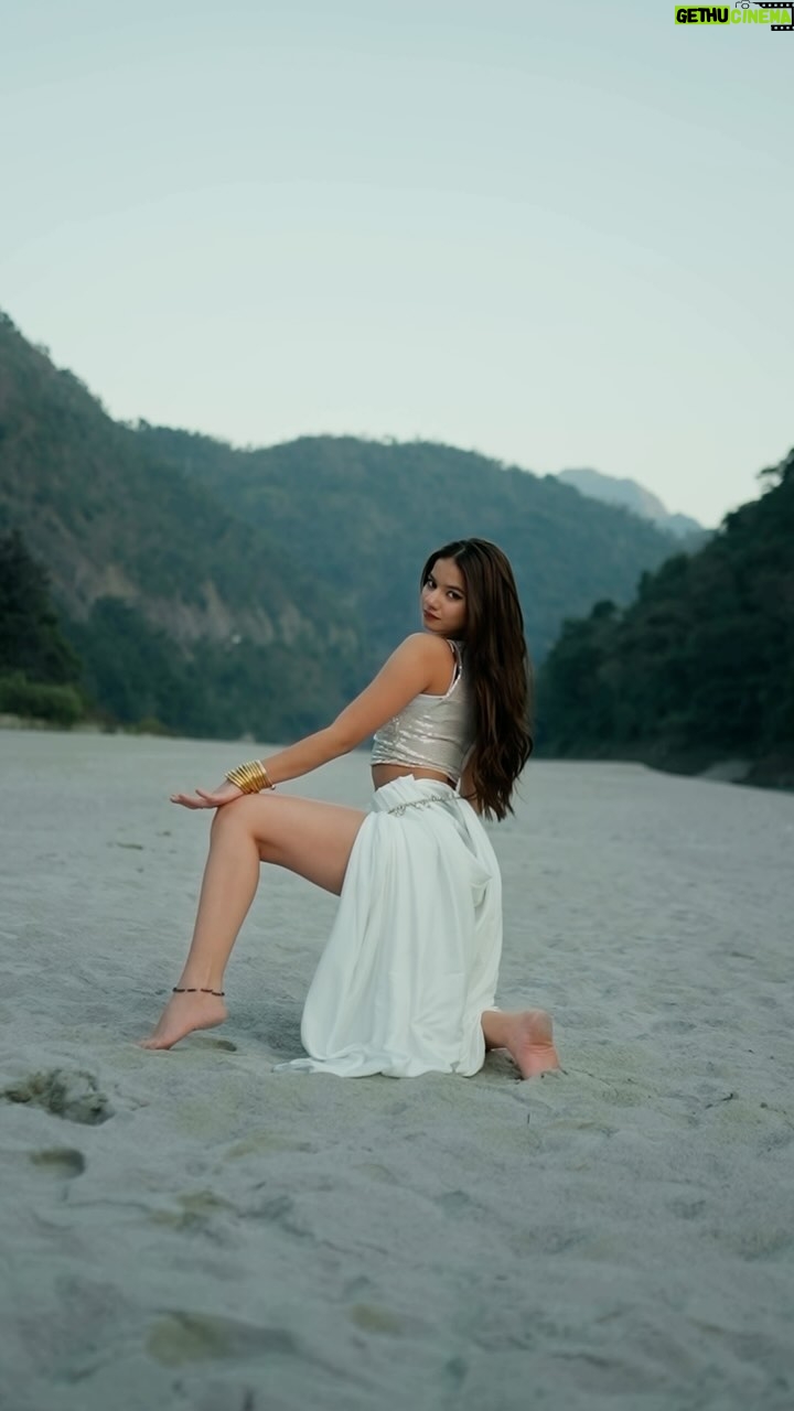 Tanu Rawat - 247.5K Likes - ❤️
#tanurawat33