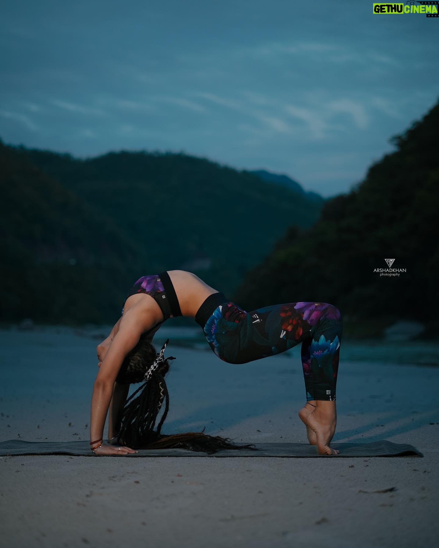 Tanu Rawat - 201.5K Likes - Happy international yoga day❤️🧘♀️
Pic click by-: @iamarshadkhanphotography0 ❤️
Edit by-: @alex_pixels_ ❤️