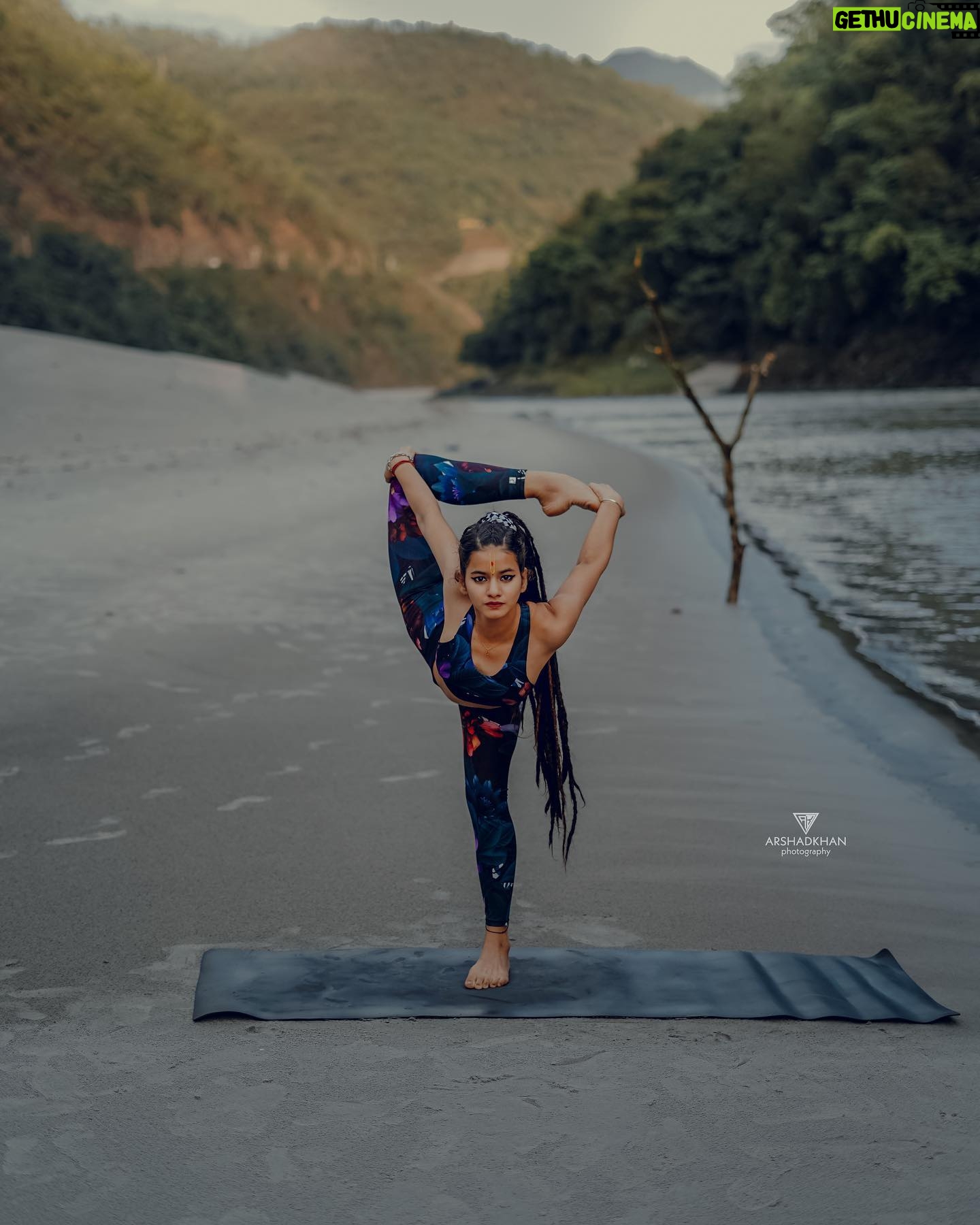 Tanu Rawat - 201.5K Likes - Happy international yoga day❤️🧘♀️
Pic click by-: @iamarshadkhanphotography0 ❤️
Edit by-: @alex_pixels_ ❤️